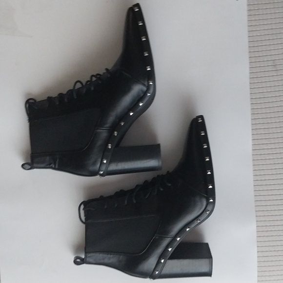 Charles David Bootie Black Chunky Heel  Studded Silver Lace Up Hi Ankle Size 7 - Picture 3 of 14